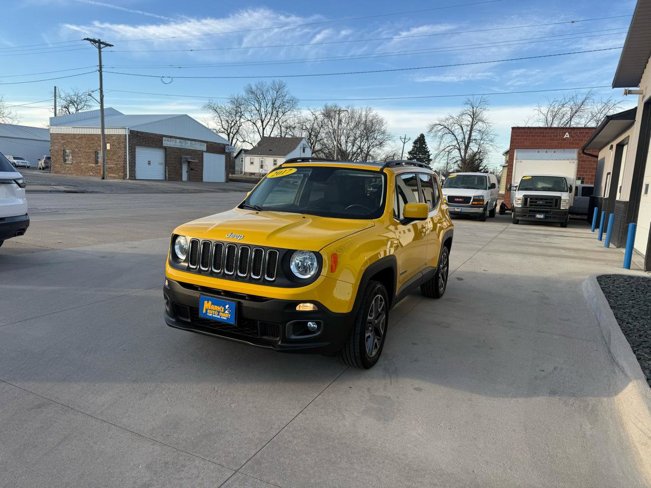 Used 2017 Jeep Renegade Latitude image 3