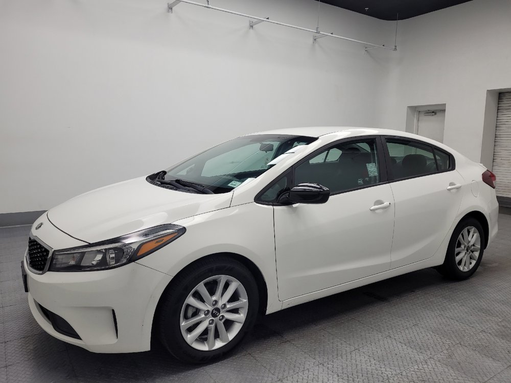 Used 2017 Kia Forte S FWD image 2