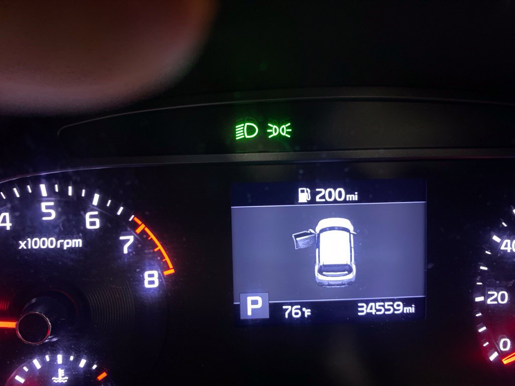 Used 2020 Kia Soul LX FWD image 2