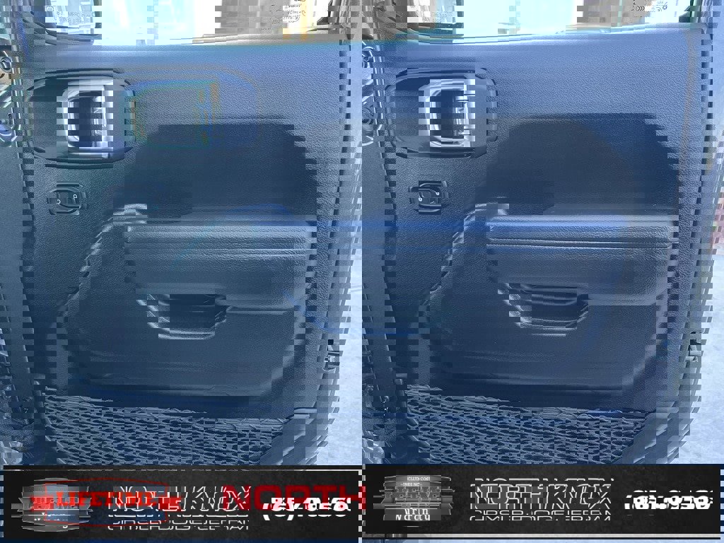 Used 2025 Jeep Wrangler Sport S image 29