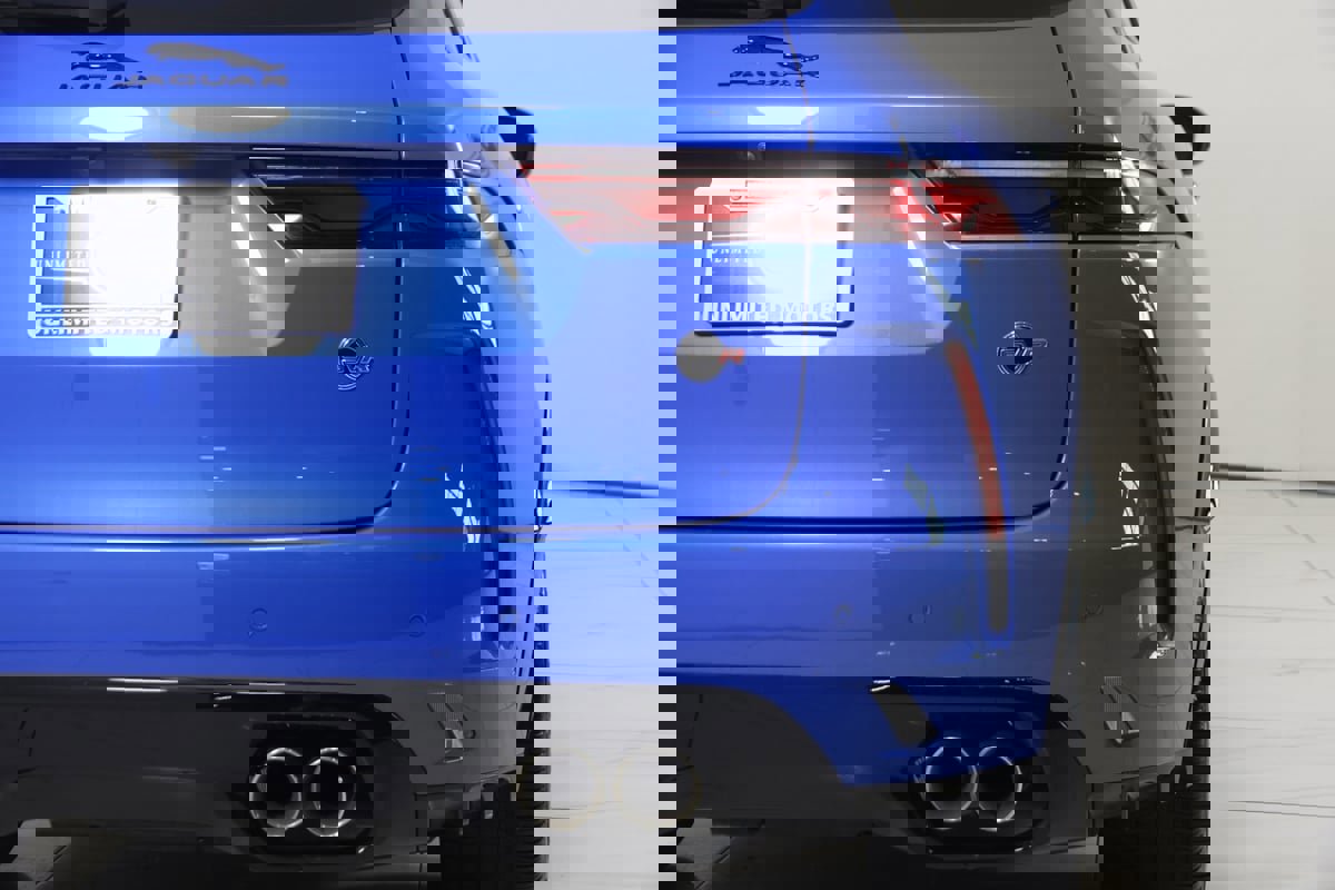 Used 2024 Jaguar F-PACE SVR image 88
