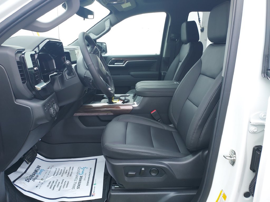 New 2026 Chevrolet Silverado 1500 RST w/ Redline Edition AWD/4WD image 13