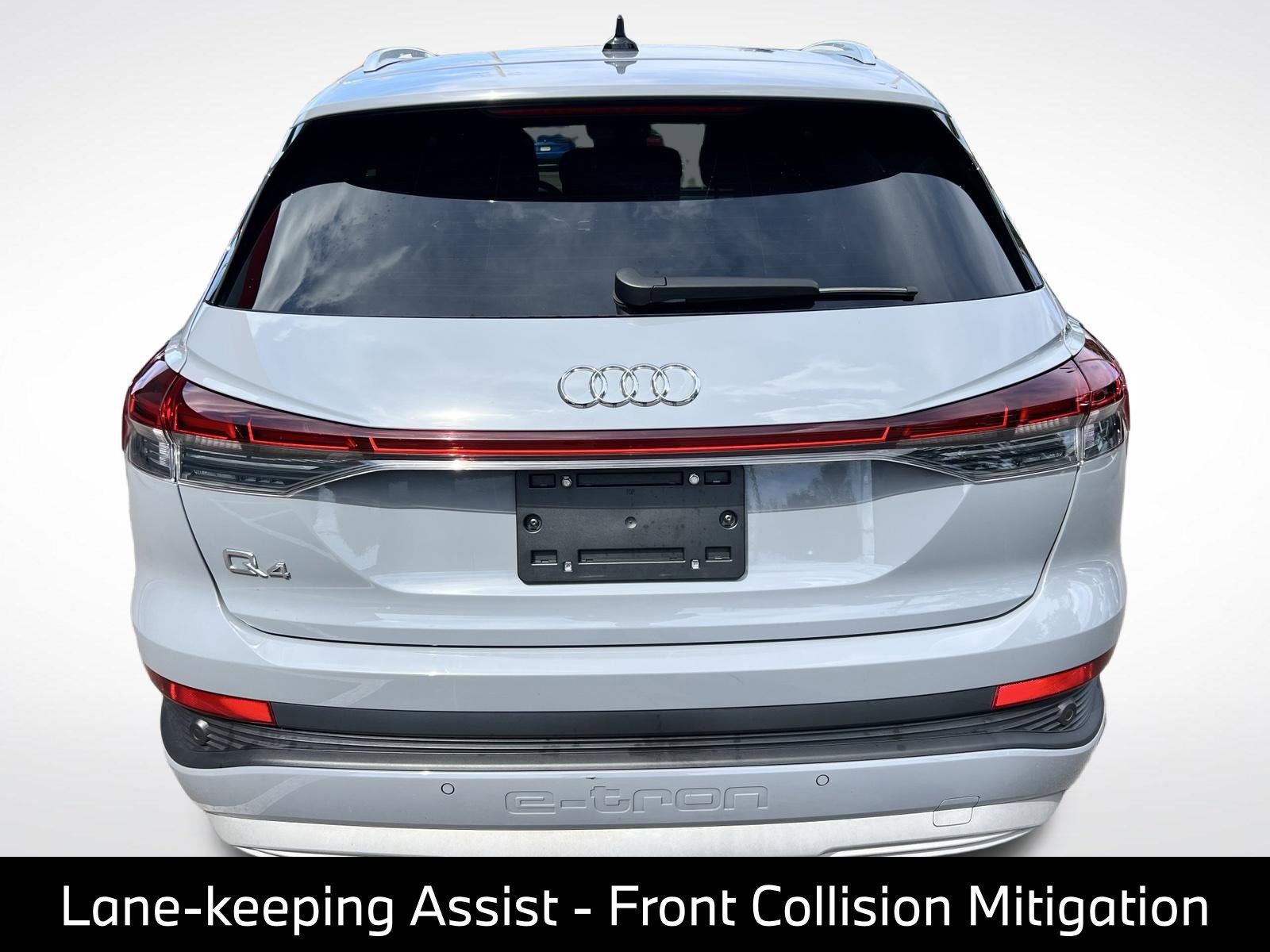 Used 2024 Audi Q4 e-tron Premium Plus RWD image 7