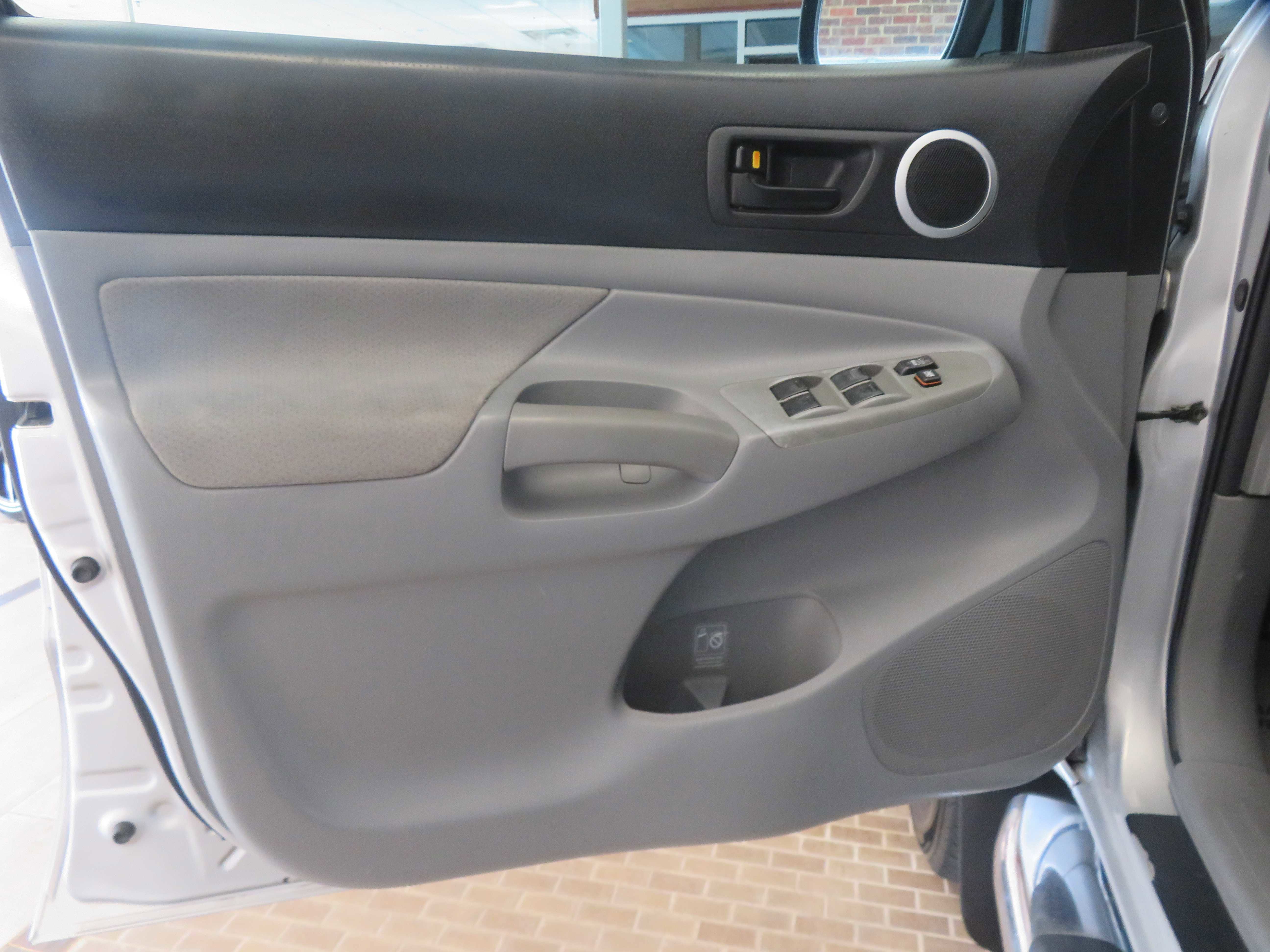 Used 2010 Toyota Tacoma PreRunner RWD image 14