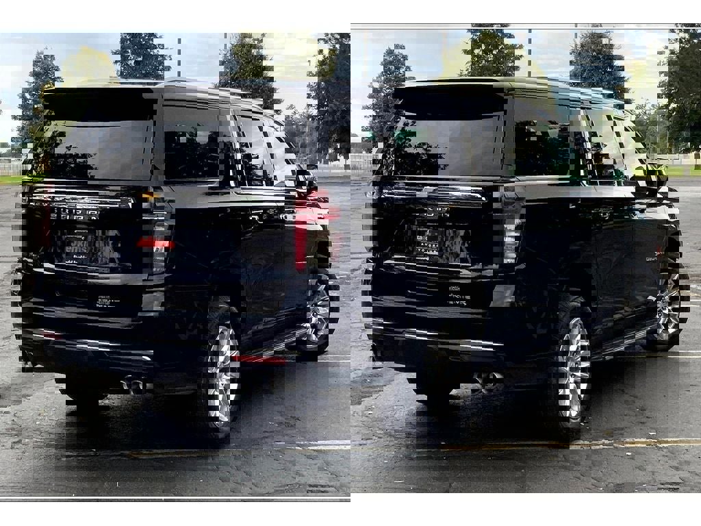 Used 2023 Chevrolet Suburban Premier image 14