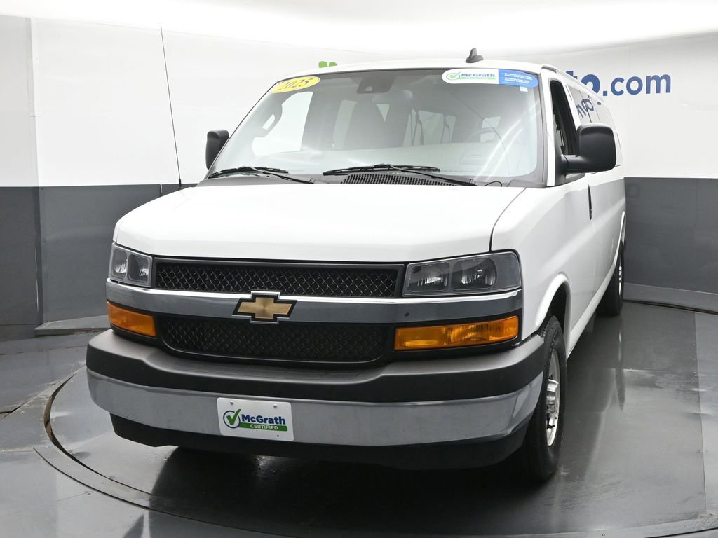 Used 2025 Chevrolet Express 3500 LT w/ LT Preferred Equipment Group RWD image 18