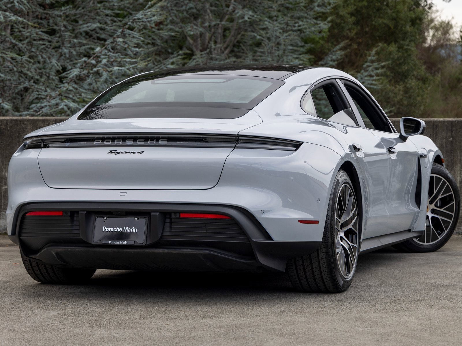 New 2025 Porsche Taycan image 11