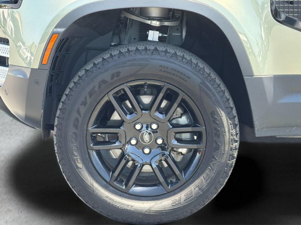Used 2023 Land Rover Defender 110 S AWD/4WD image 26