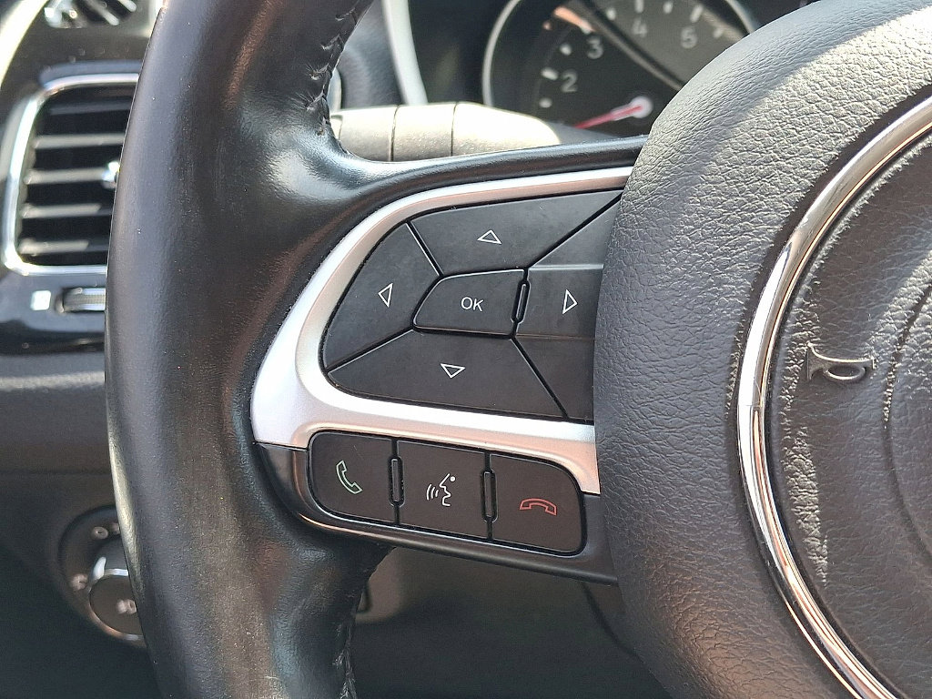 Certified 2020 Jeep Compass Latitude image 16