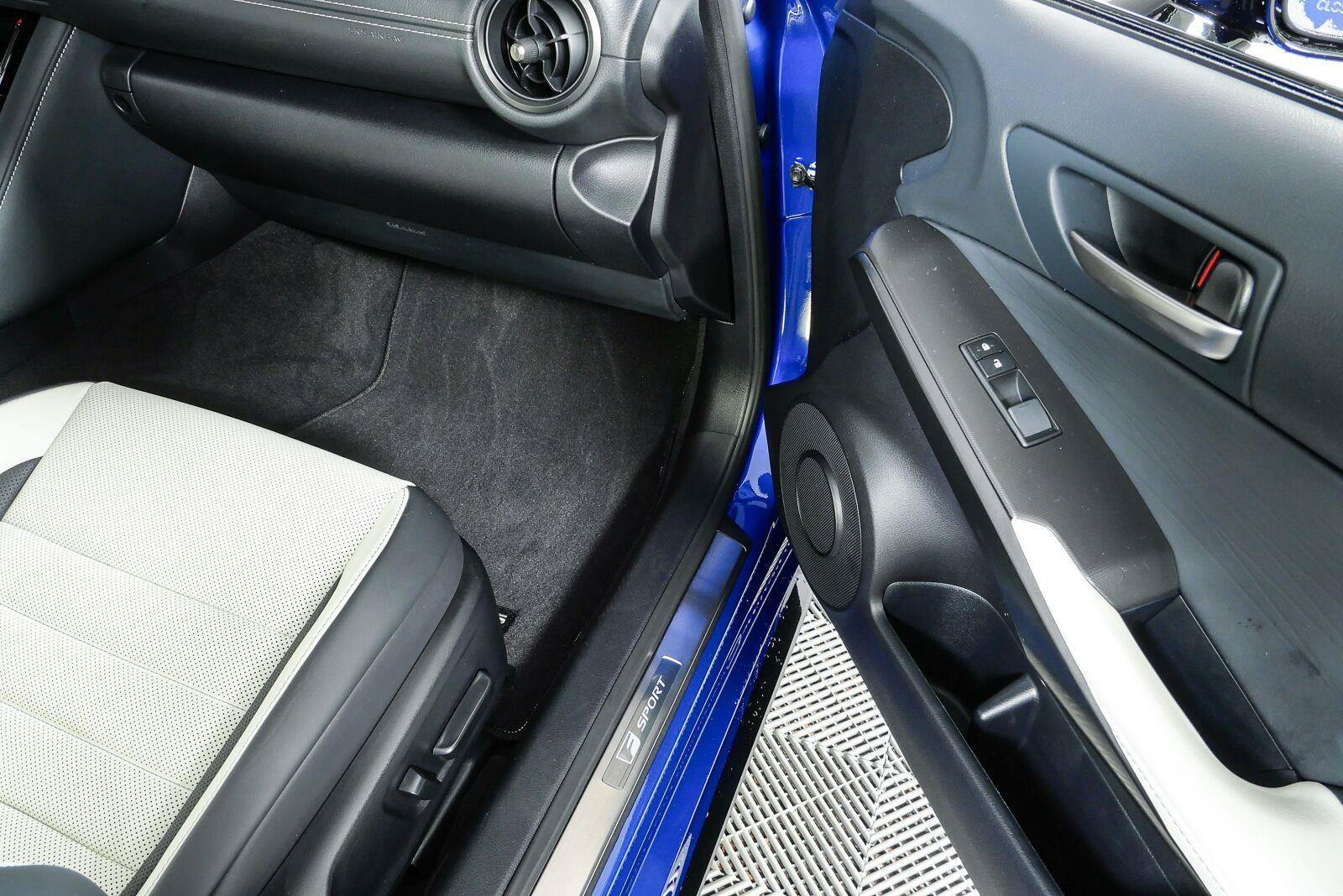 Used 2025 Lexus IS 350 F Sport RWD image 25