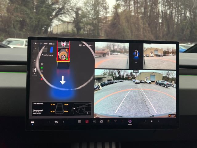 Used 2024 Tesla Cybertruck AWD Crew Cab image 39