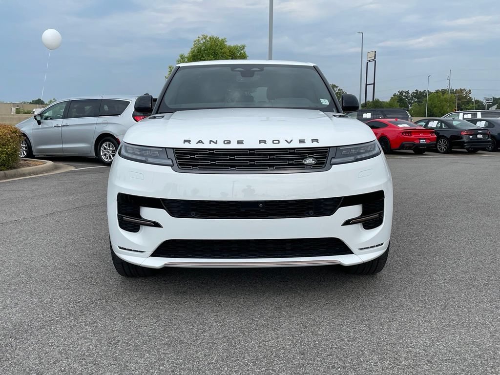 Used 2025 Land Rover Range Rover Sport Dynamic SE AWD/4WD image 2