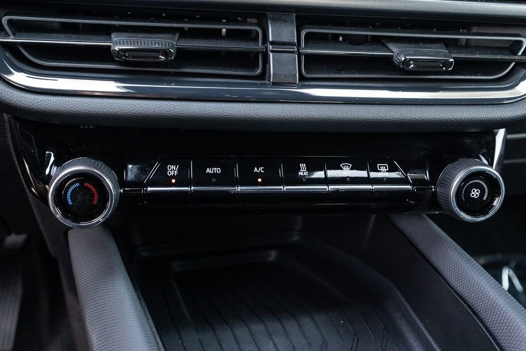 Used 2024 Chevrolet Equinox EV RS image 26