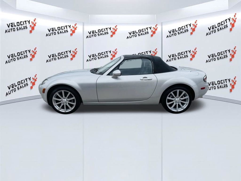 Used 2006 MAZDA MX-5 Miata Grand Touring RWD image 17