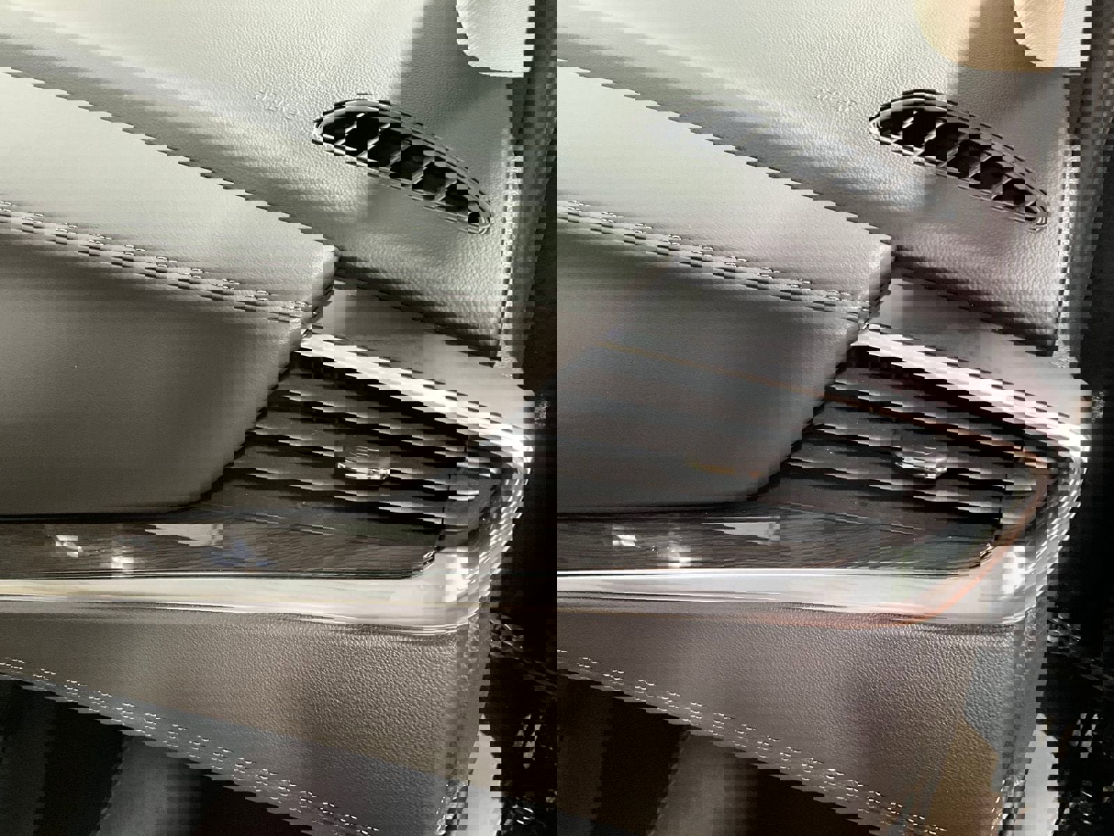 Used 2023 Buick Enclave Essence w/ Experience Buick Package image 11