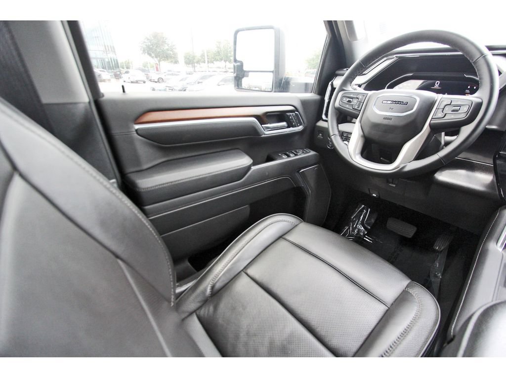 Used 2025 GMC Sierra 2500 Denali w/ Denali Reserve Package AWD/4WD image 6