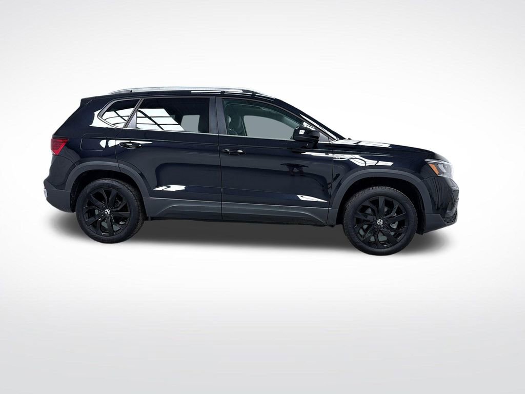 Used 2024 Volkswagen Taos SE image 10