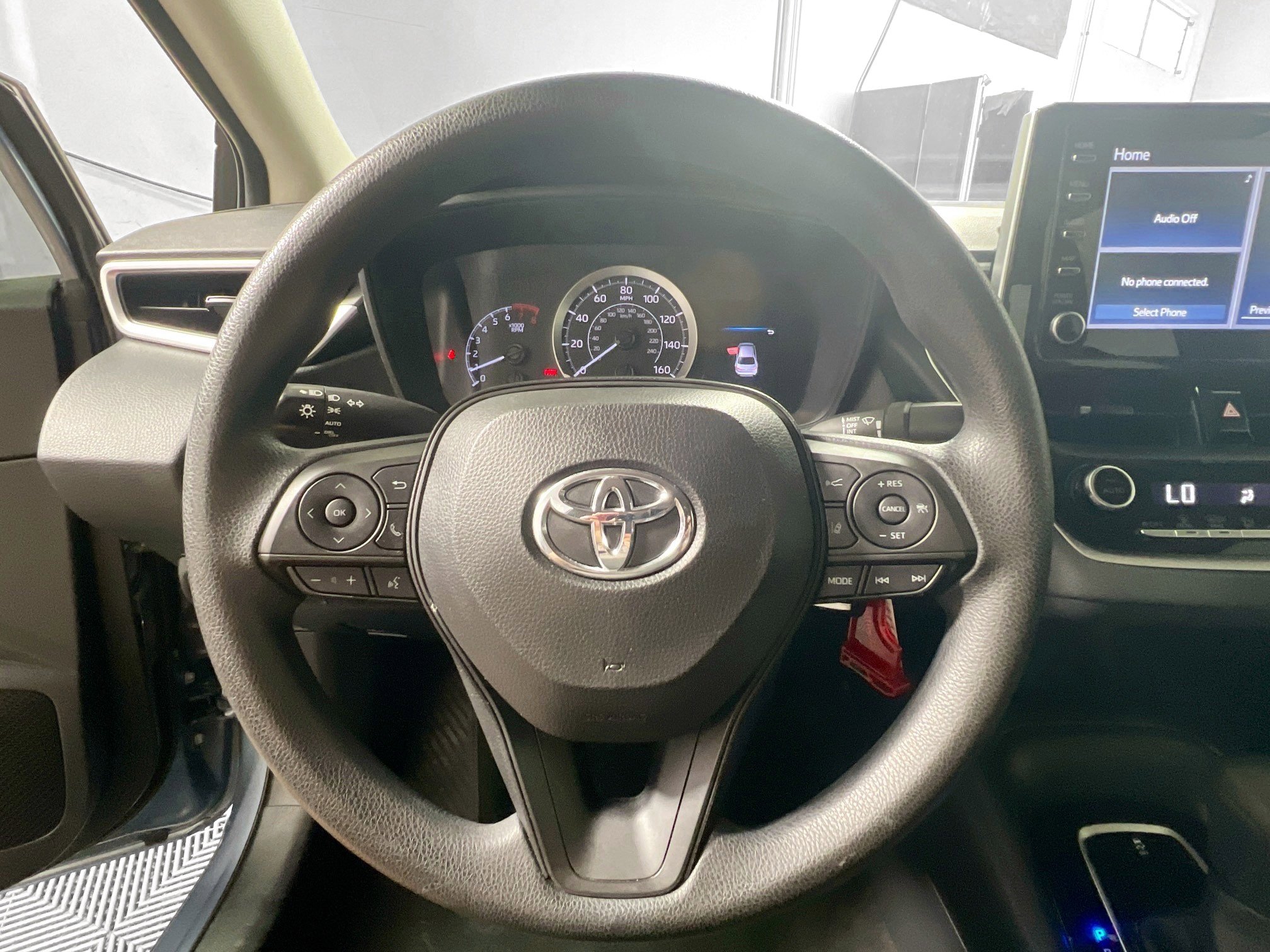Used 2020 Toyota Corolla LE image 17