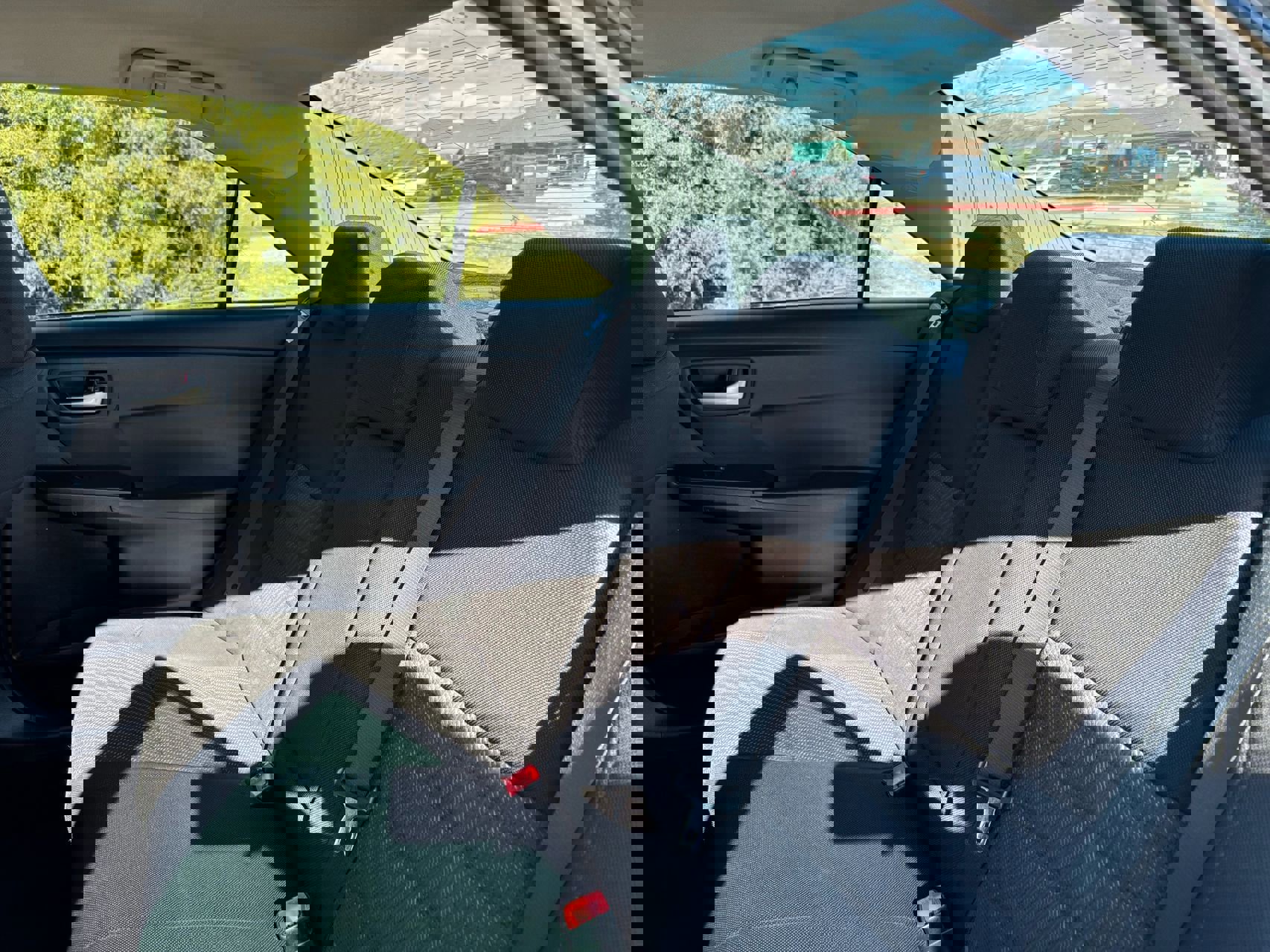 Used 2017 Toyota Camry LE image 23