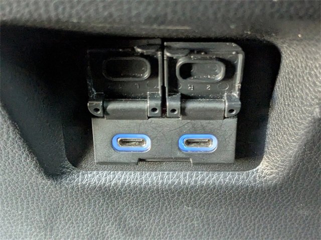 Used 2022 Toyota RAV4 XLE image 15