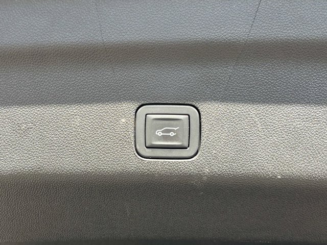 Certified 2025 Chevrolet Suburban LT w/ Comfort Package AWD/4WD image 22