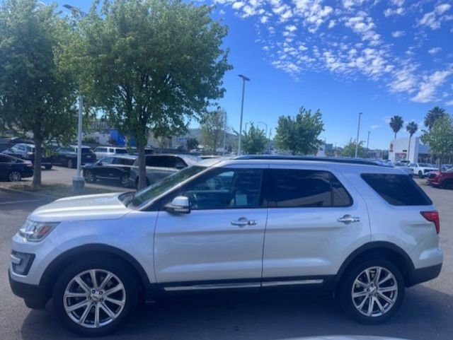 Used 2017 Ford Explorer Limited image 5