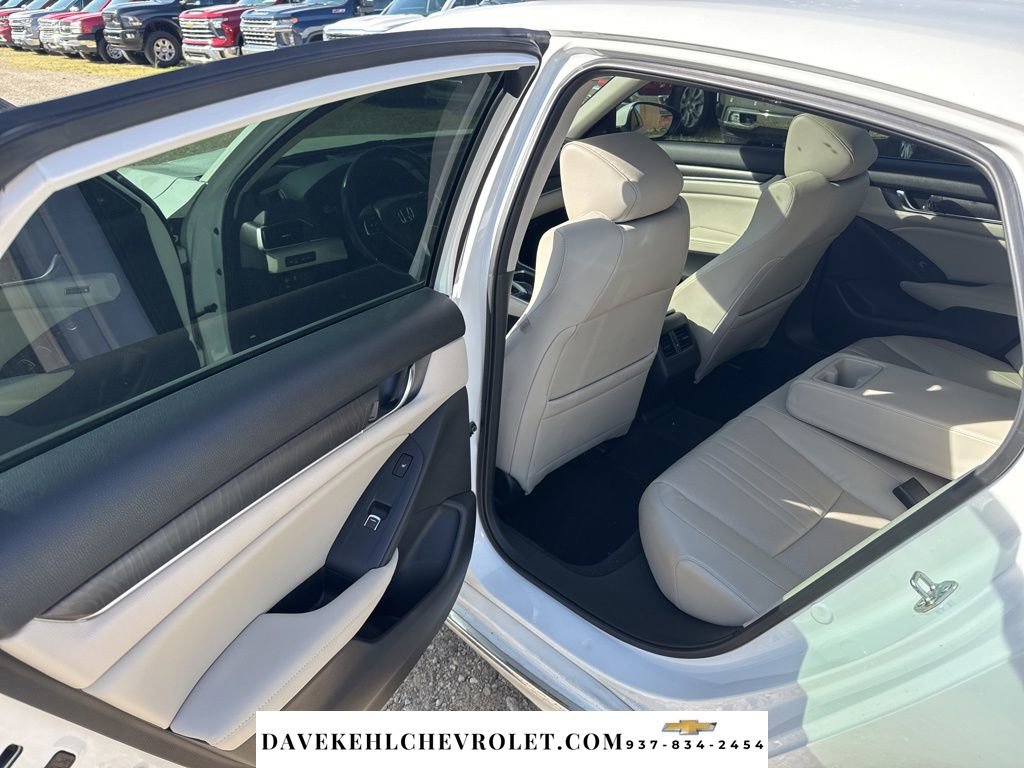 Used 2018 Honda Accord Touring image 19
