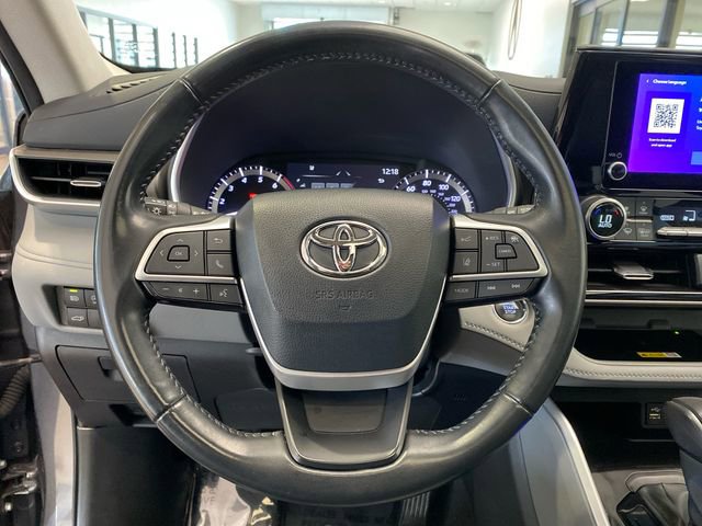 Used 2023 Toyota Highlander XLE image 18