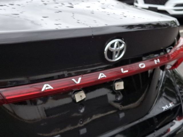 Used 2022 Toyota Avalon XLE image 29