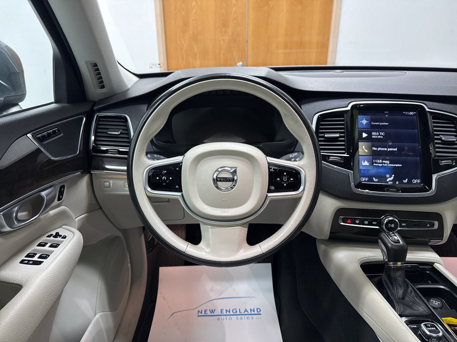 Used 2017 Volvo XC90 T6 Momentum w/ Vision Package AWD/4WD image 5