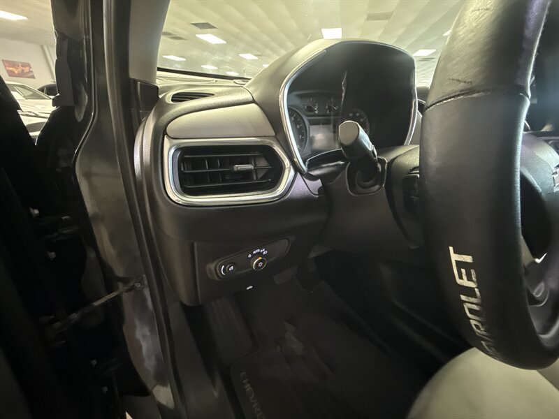 Used 2020 Chevrolet Equinox LS w/ LS Convenience Package FWD image 15