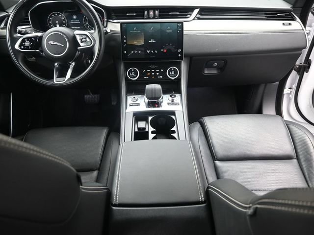 Used 2025 Jaguar F-PACE R-Dynamic S image 27