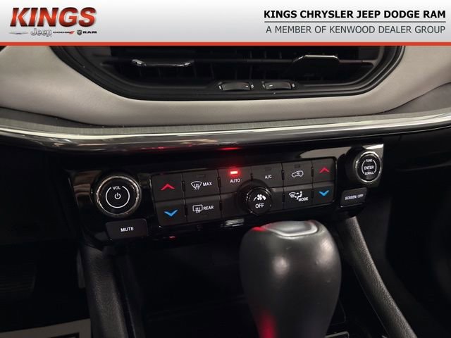 Certified 2022 Jeep Compass Limited image 28