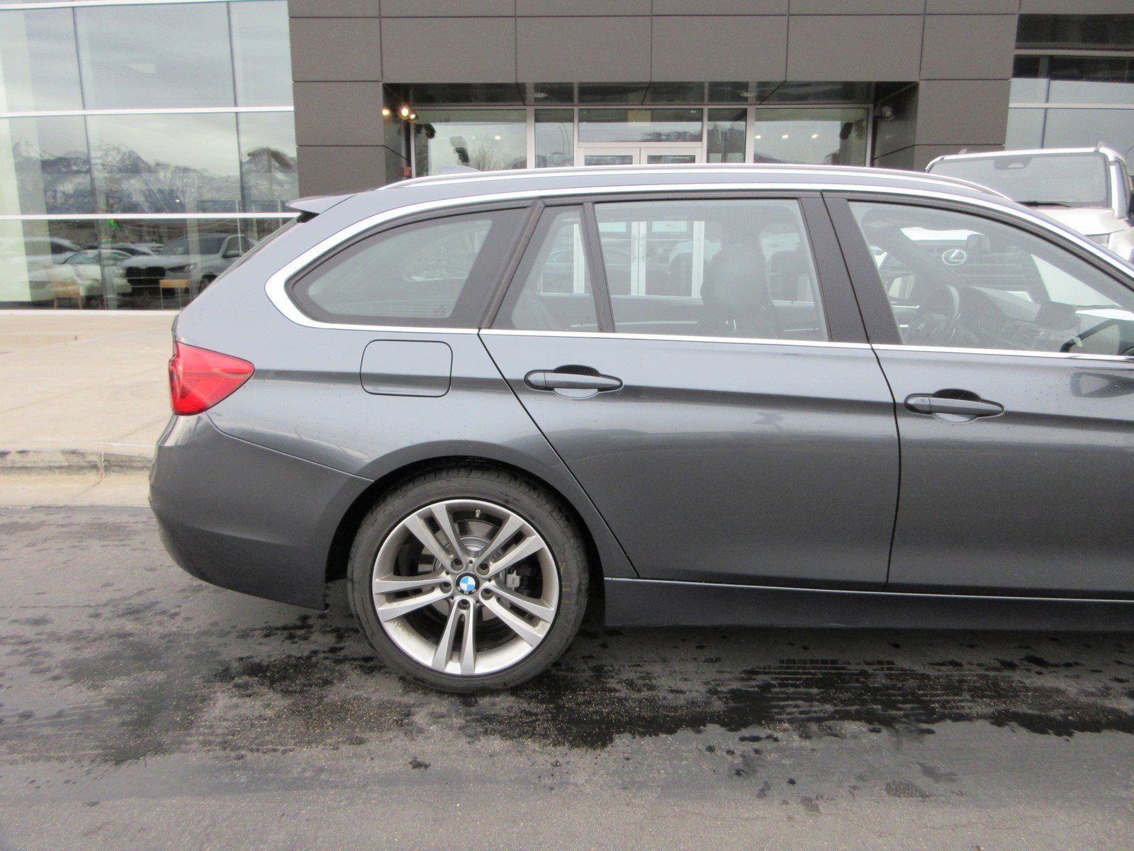 Used 2016 BMW 328i xDrive Wagon image 11