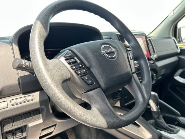 Used 2022 Nissan Frontier SV image 28