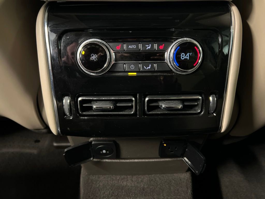 Used 2023 Lincoln Aviator AWD w/ Premium Package image 36