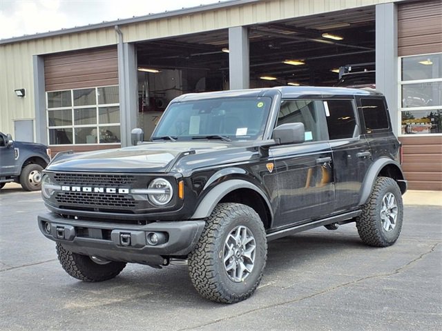 New 2025 Ford Bronco Badlands image 3