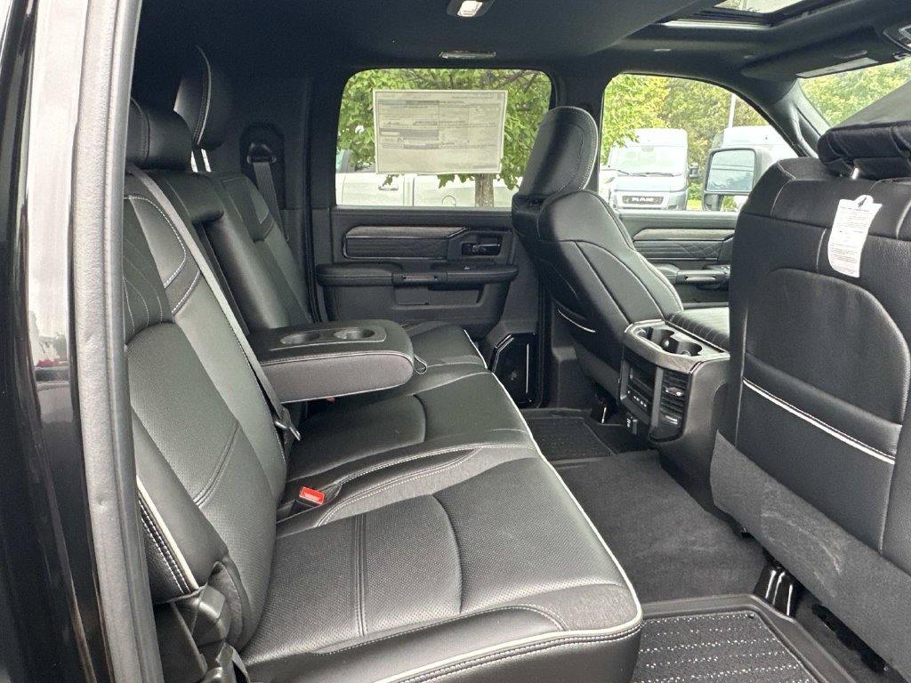 New 2026 RAM 3500 Limited AWD/4WD image 15