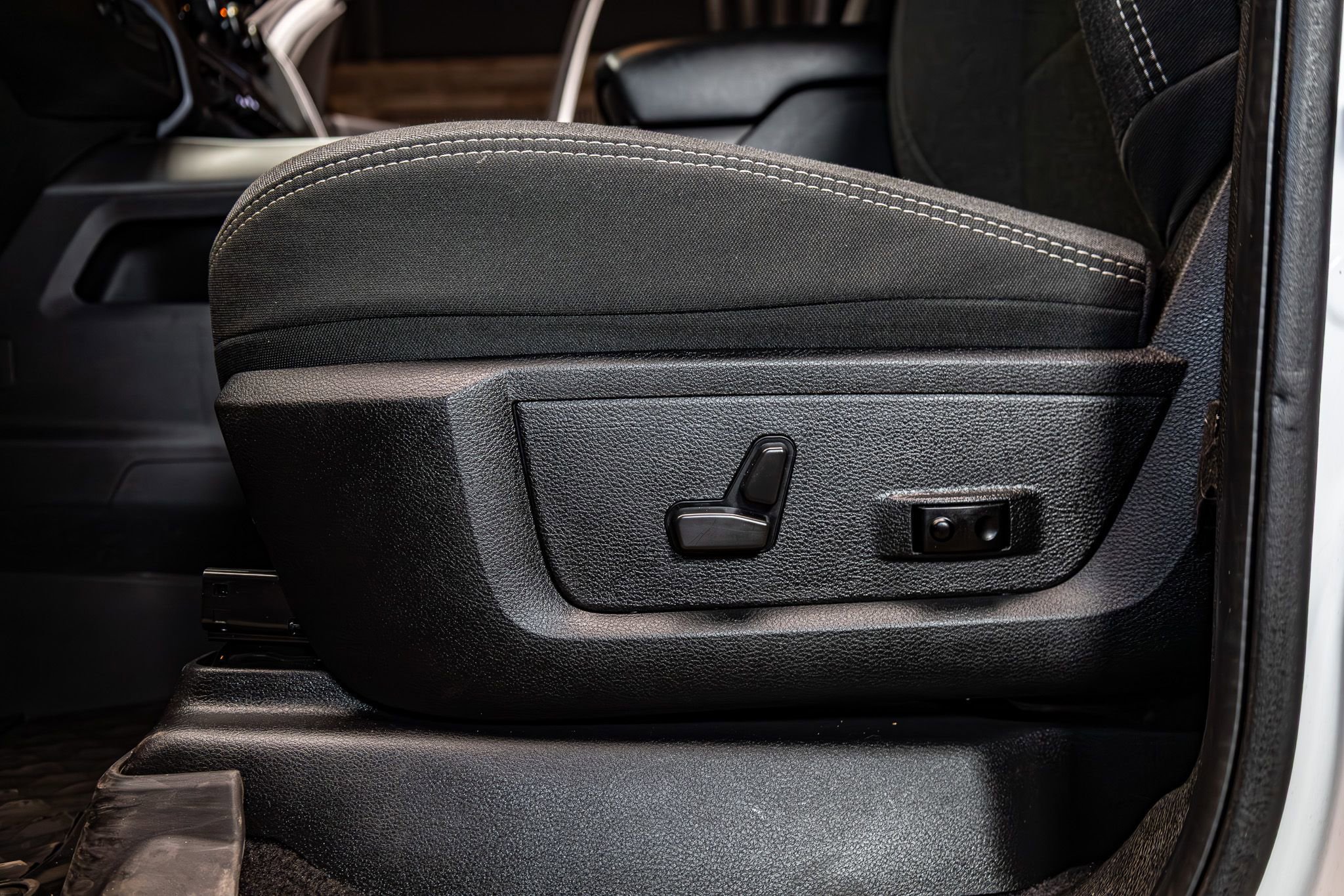 Used 2021 RAM 2500 Big Horn w/ Night Edition image 23