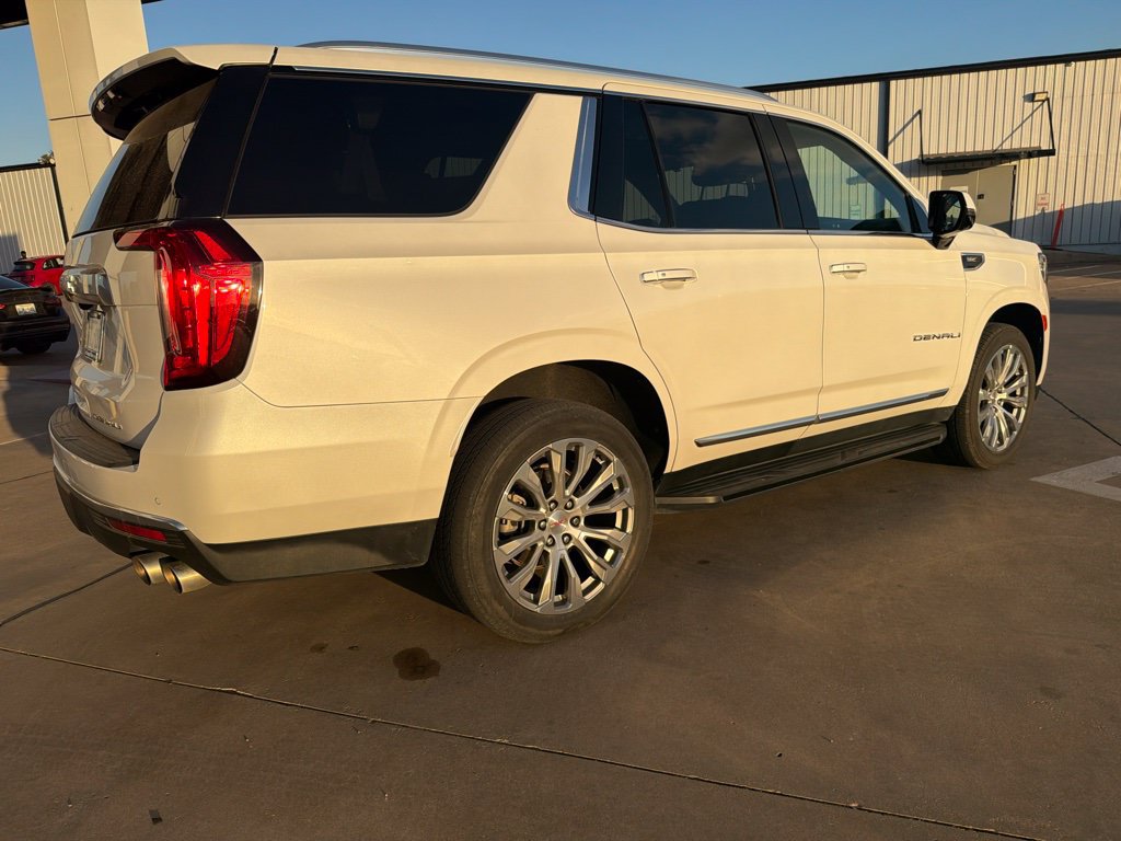 Used 2022 GMC Yukon Denali AWD/4WD image 3