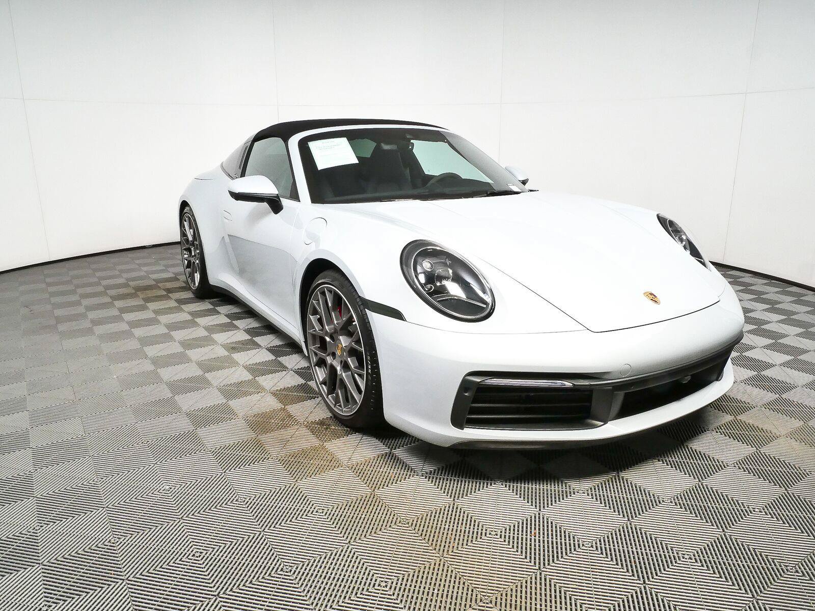 Certified 2024 Porsche 911 Targa 4S w/ Premium Package AWD/4WD image 25