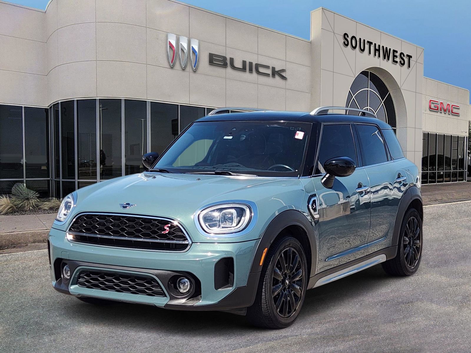 Used 2022 MINI Cooper Countryman S w/ Signature Upholstery Package image 2