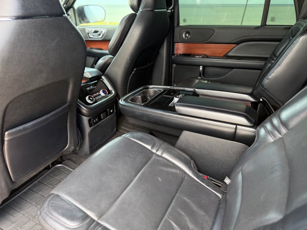 Used 2020 Lincoln Navigator L Reserve RWD image 19