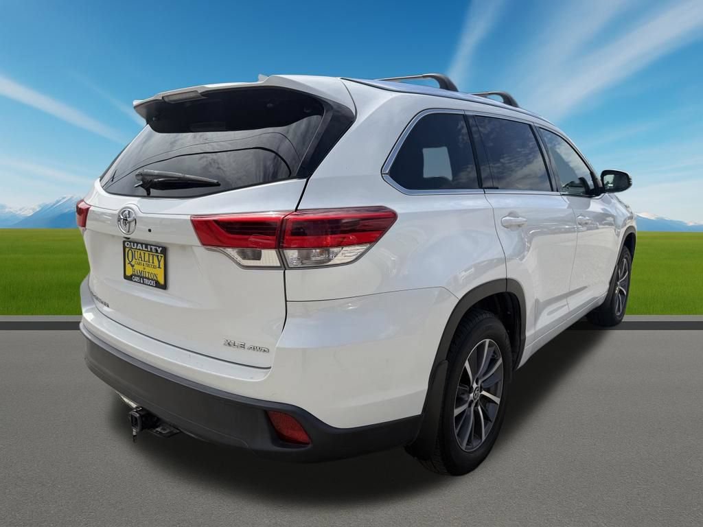 Used 2018 Toyota Highlander XLE AWD/4WD image 5