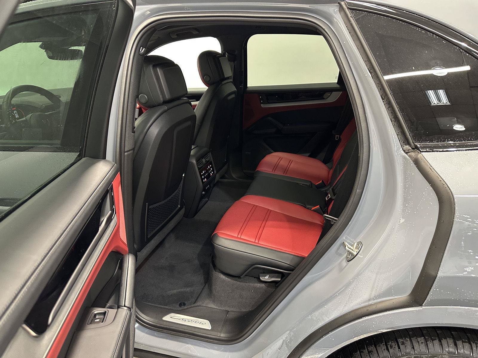 New 2026 Porsche Cayenne Coupe AWD/4WD image 33