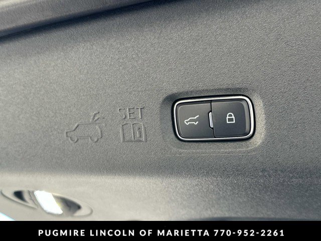 New 2025 Lincoln Navigator Reserve image 22