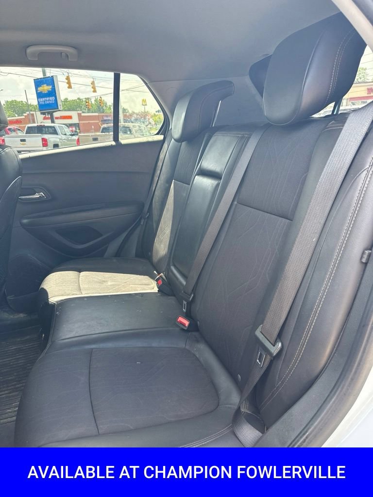Used 2020 Chevrolet Trax LT w/ LT Convenience Package AWD/4WD image 14