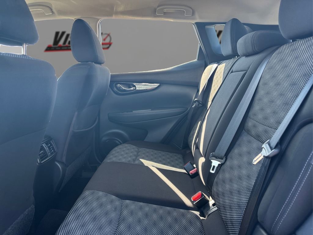 Used 2020 Nissan Rogue Sport SV image 10