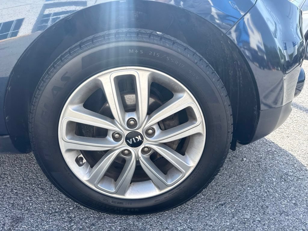 Used 2018 Kia Soul + FWD image 4