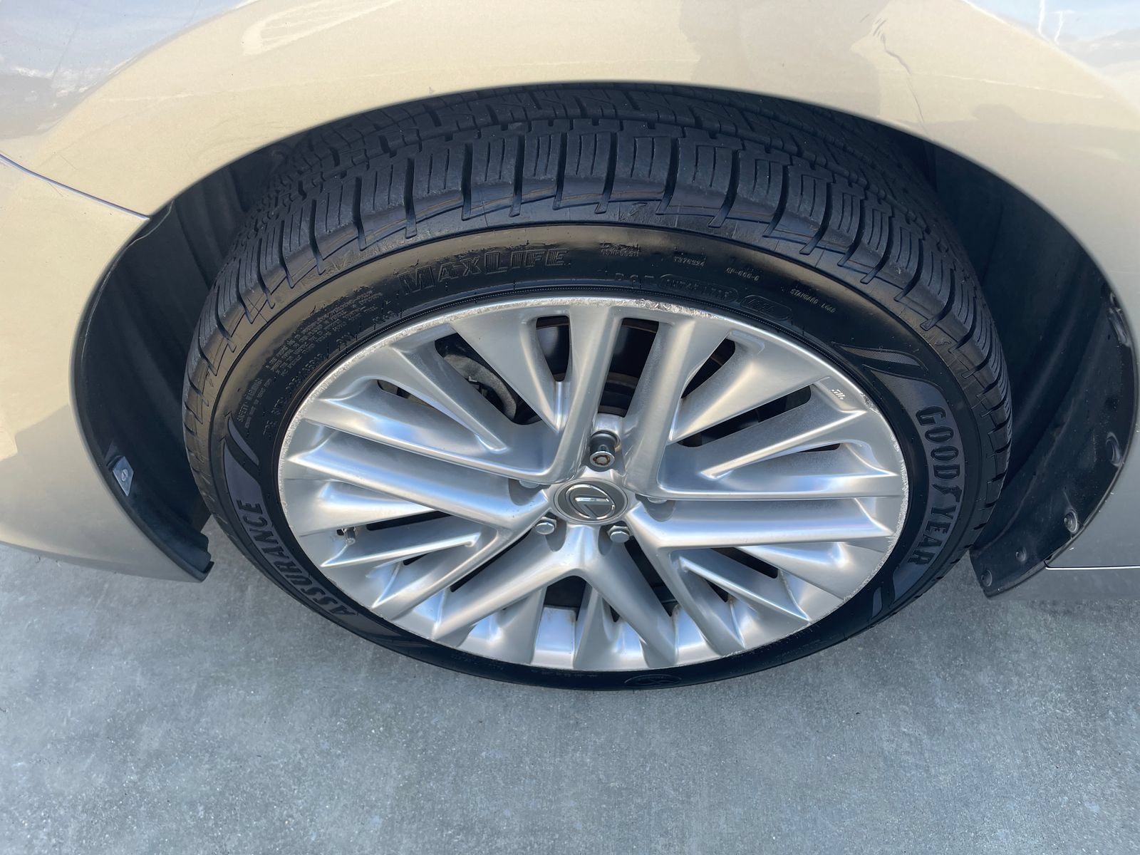 Used 2015 Lexus ES 350 w/ Ultra Luxury Package FWD image 19